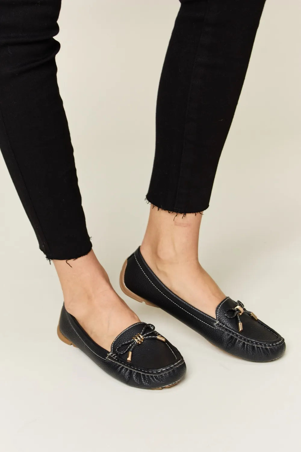 Forever Link mocassins plats à nœud – vue principale – OmniForYou