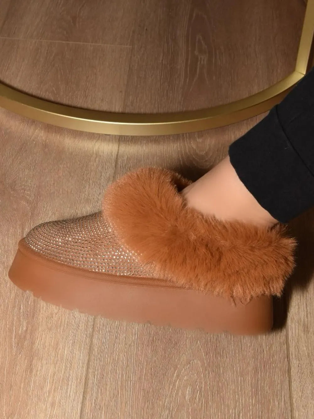 Wild Diva bottines en fausse fourrure ornées et plateforme – vue principale – OmniForYou