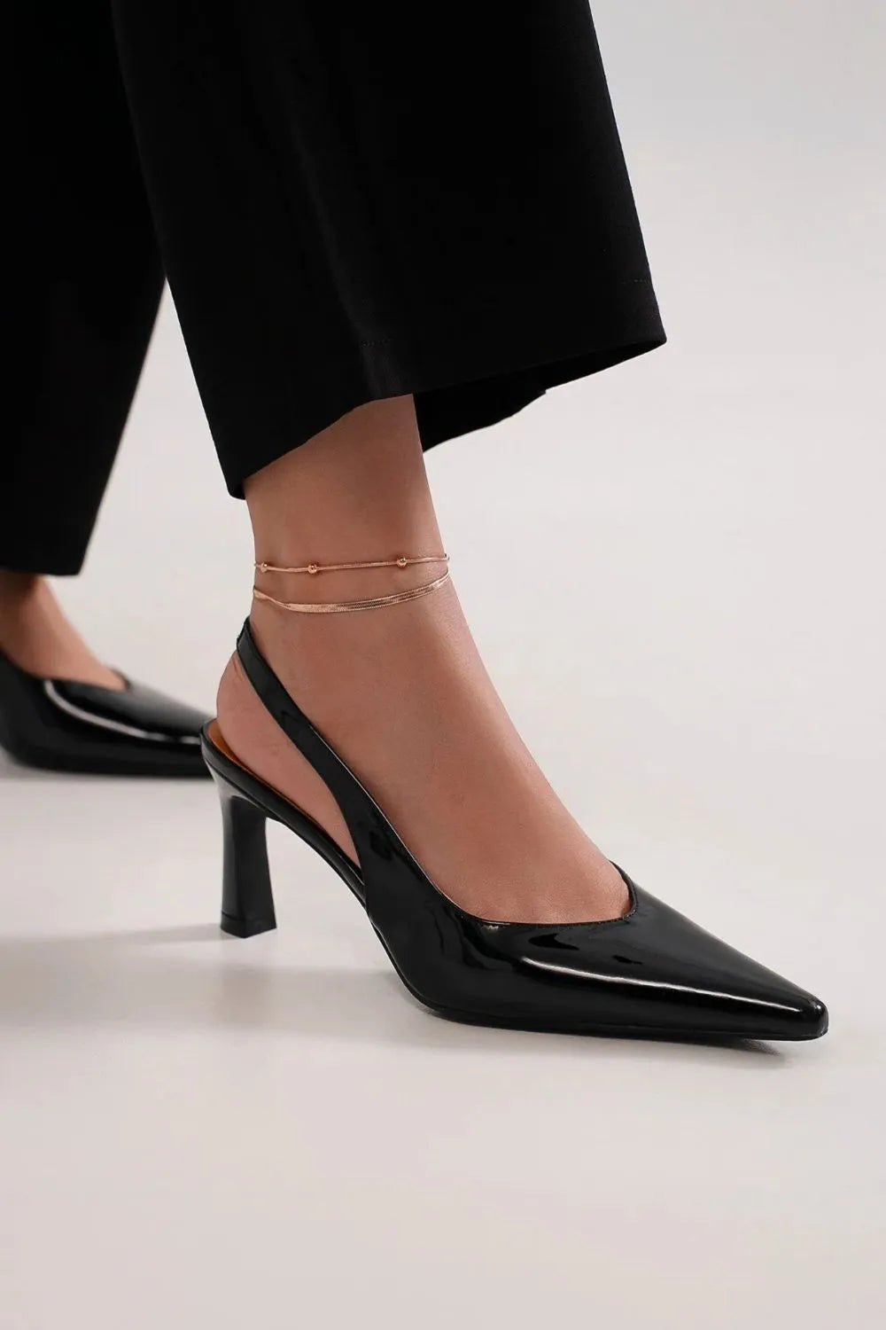 Escarpins bout pointu slingback Beast Fashion – vue principale – OmniForYou