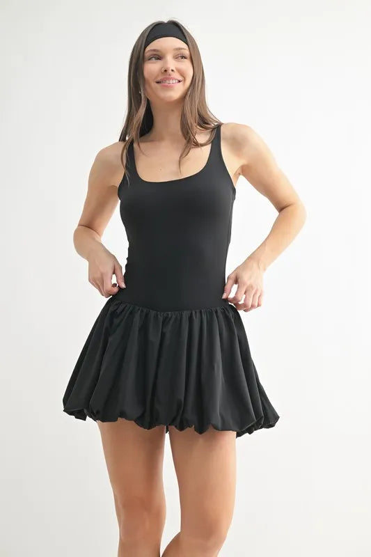 MONO B robe courte active à ourlet bombé – vue principale – OmniForYou