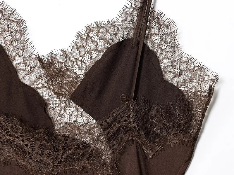 Robe Nuisette Satin – Dos Nu, Coupe Asymétrique