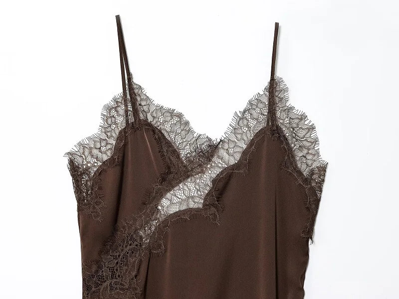 Robe Nuisette Satin – Dos Nu, Coupe Asymétrique