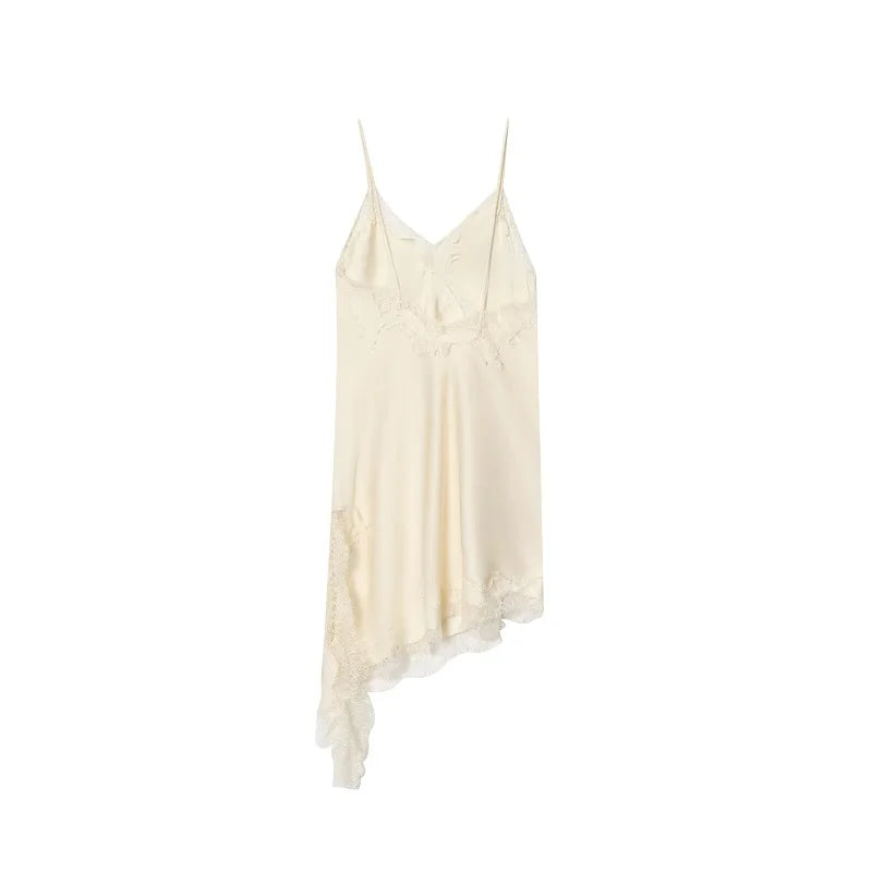 Robe Nuisette Satin – Dos Nu, Coupe Asymétrique
