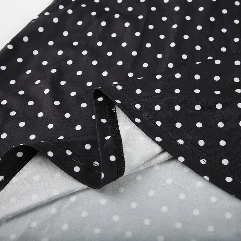 Robe Courte à Pois – Col Halter, Dos Nu