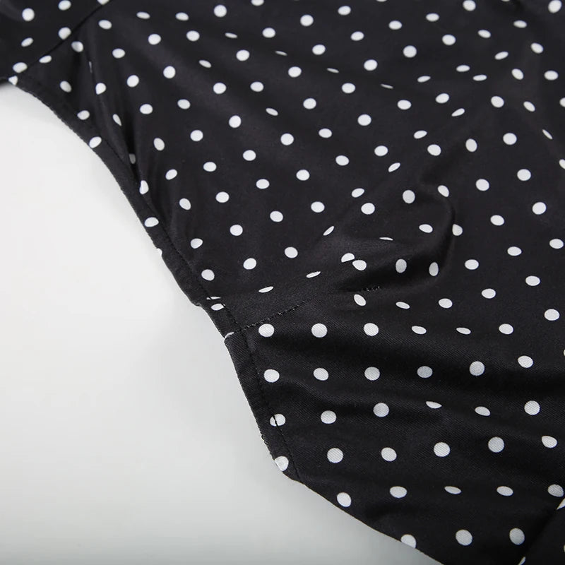 Robe Courte à Pois – Col Halter, Dos Nu