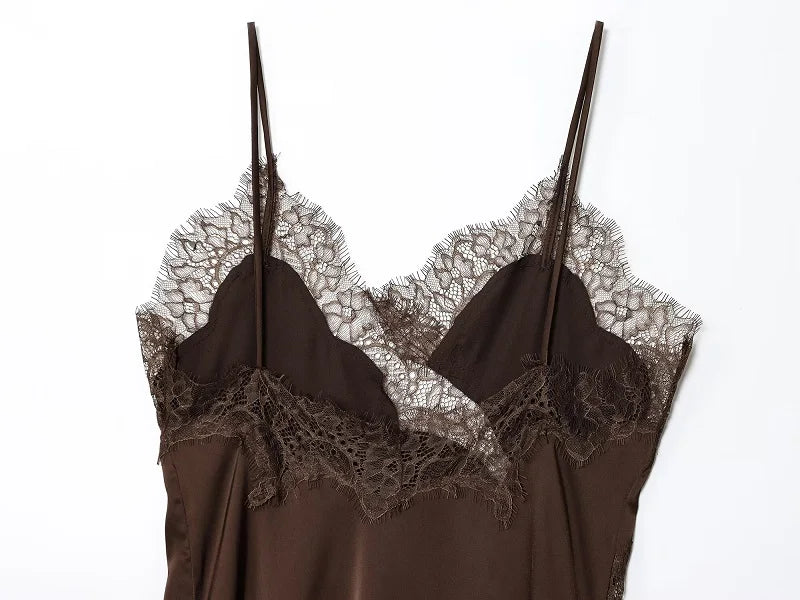 Robe Nuisette Satin – Dos Nu, Coupe Asymétrique
