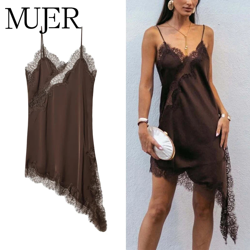 Robe Nuisette Satin – Dos Nu, Coupe Asymétrique