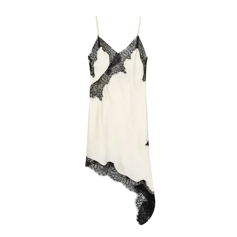 Robe Nuisette Satin – Dos Nu, Coupe Asymétrique