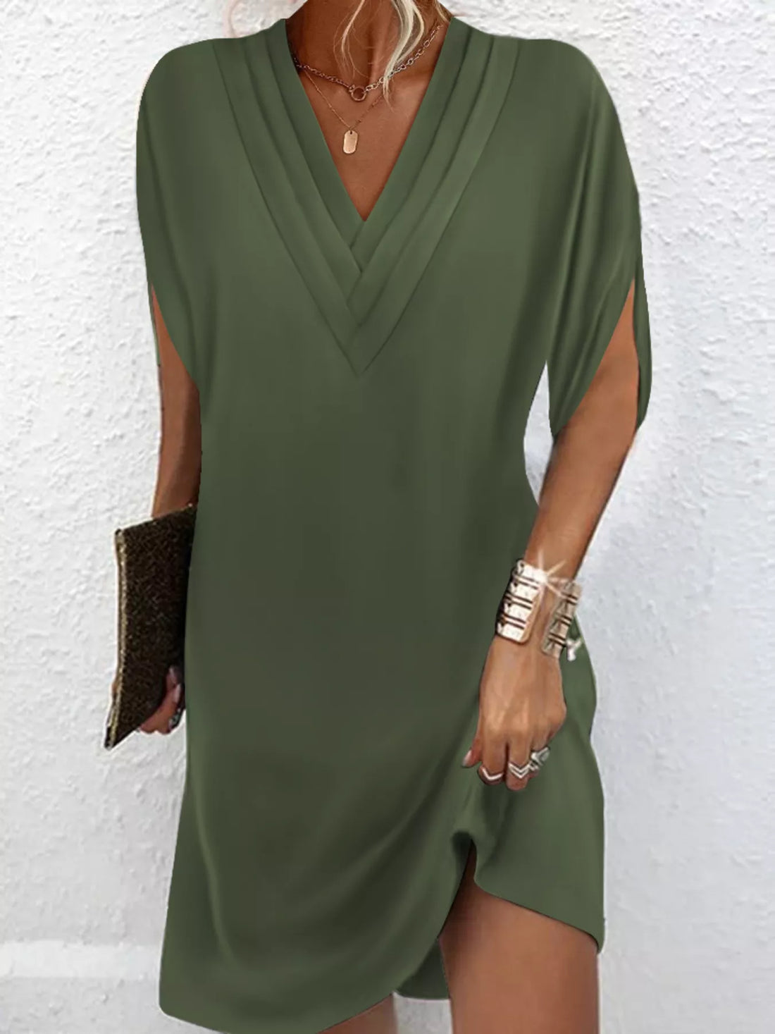 Robe courte grande taille col V fendu – vue principale – OmniForYou